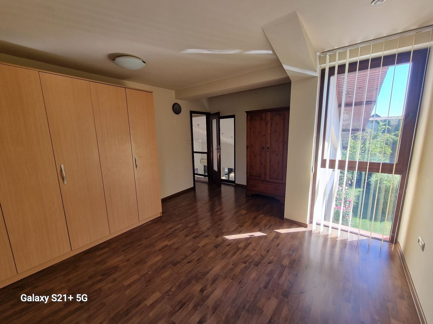 Vilă cu 4 camere de închiriat în zona Braytim cu piscina - Poză 18