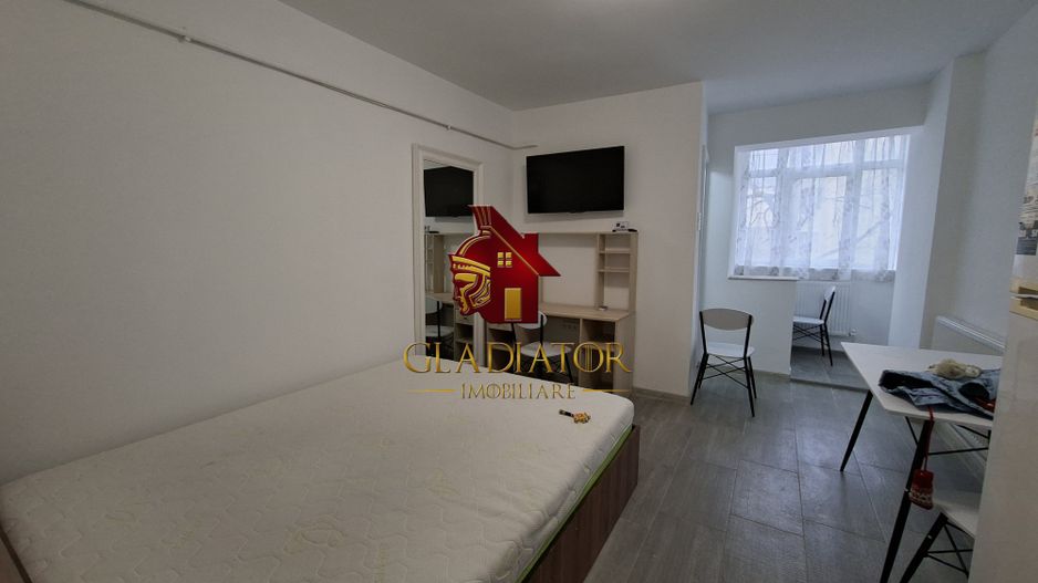 Garsoniera Alexandru cel Bun strada Plaiesilor, renovata, disponibila - Poză 1