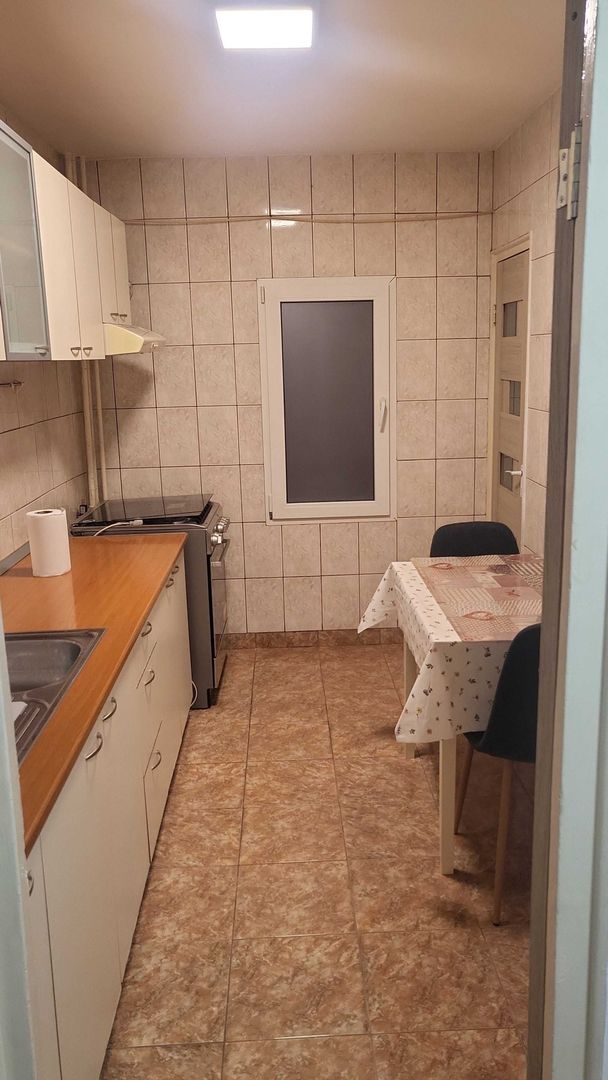 Apartament 2 camere Delfinului, decomandat, boiler, etaj 7 din 10, pet friendly - Poză 8