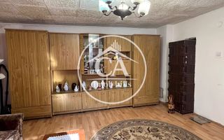 Casă de vânzare cu 5 camere în Cihei, Bihor - Poză 2