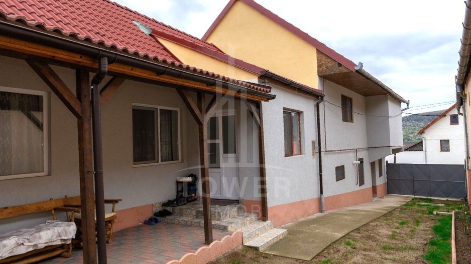 🏡 Casă spațioasă în Roșia, priveliște spre Munții Făgăraș - Comision 0% - Poză 1