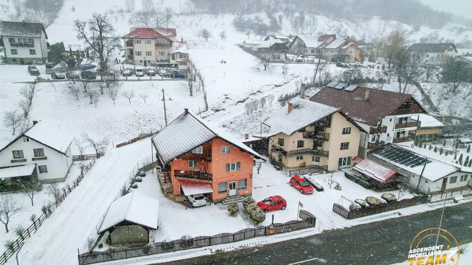 In regiune pitoreasca, cu view montan, Moeciu de Jos, Bran, Brasov - Poză 39