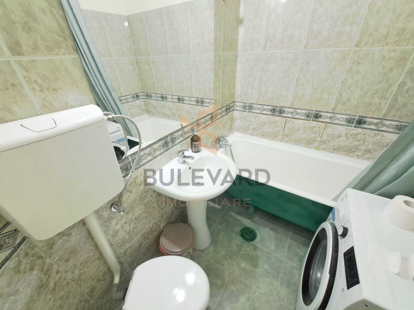 Casa 3 dormitoare, curte 60mp, parcare, langa UMF! - Poză 14