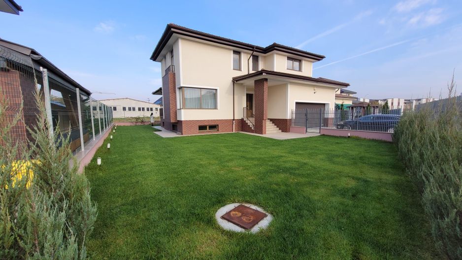 Casa Individuala in Selimbar cu garaj dublu si curte spatioasa - Poză 2