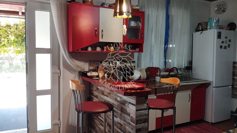 Casa 60 mp+terasa 30 mp-teren 700 mp-garaj-panouri solare-Livezile - Poză 3