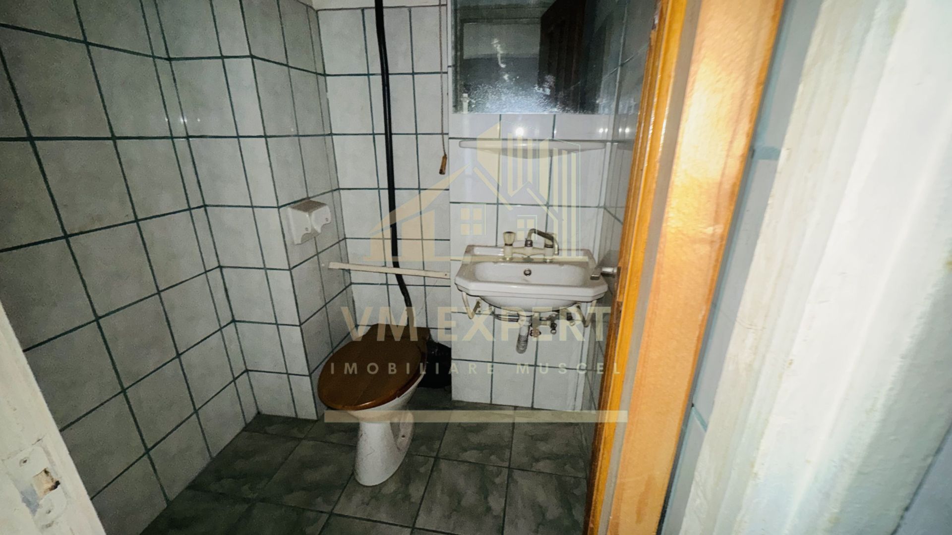 APARTAMENT 3 CAMERE ETAJ 3 CENTRU CAMPULUNG - Poză 15