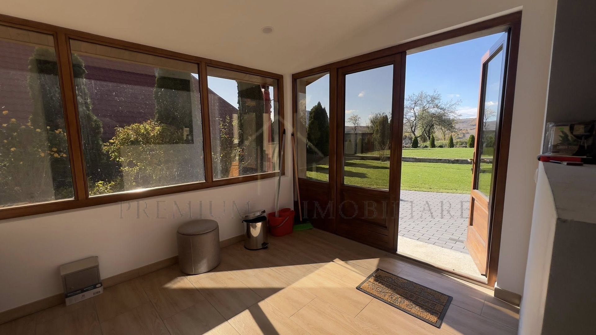 Casa de vanzare la 13 km de Onesti - Poză 11