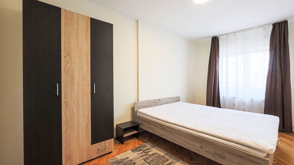 Proprietate rezervată Apartament cu 2 camere la cheie, situat central - Poză 3