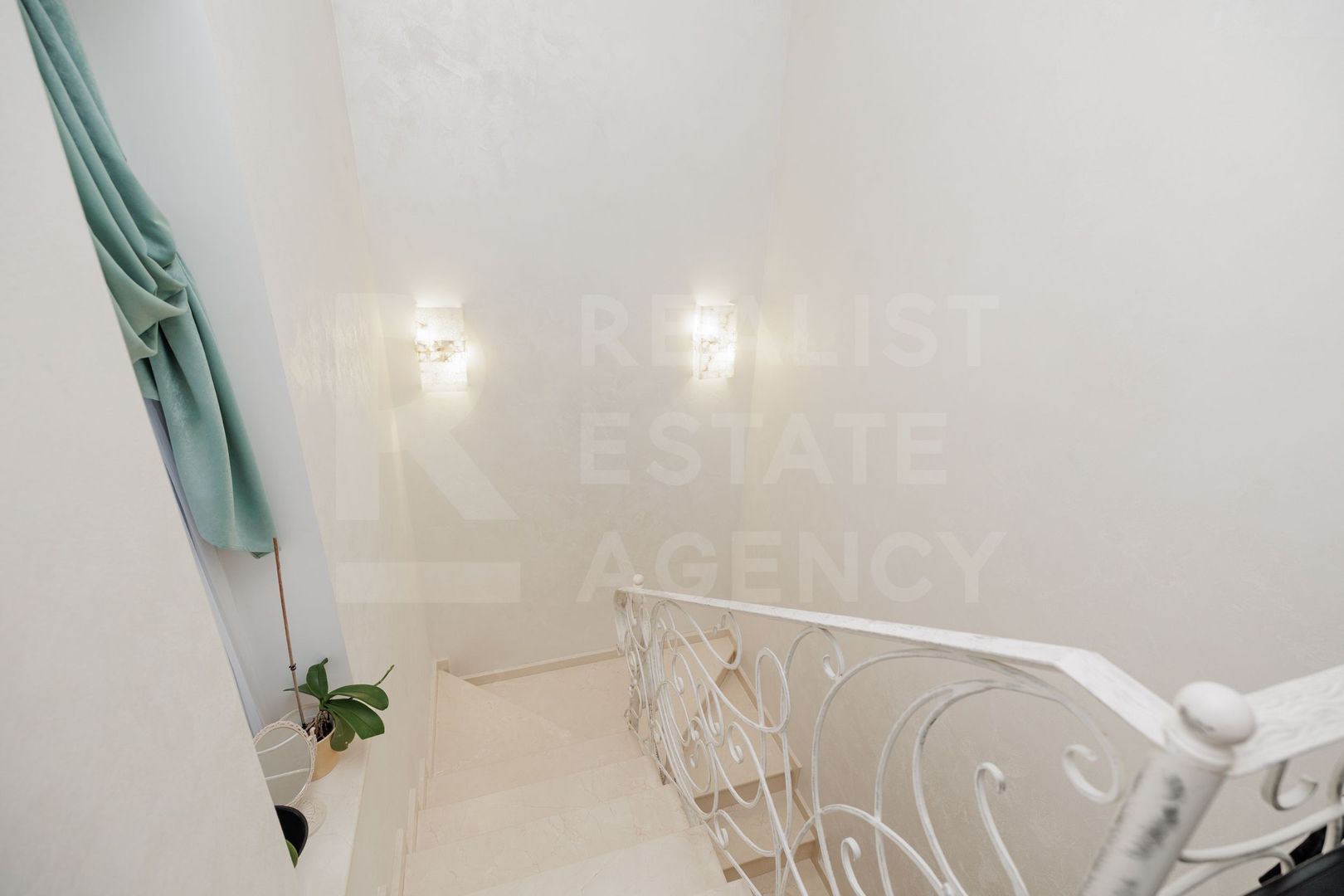 Vânzare,casă, 3 nivele, str. Nicolae Sulac , Codru - Poză 13