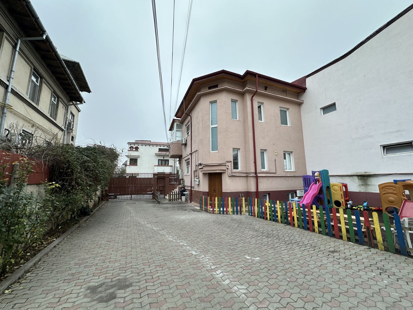 VATRA LUMINOASA -Agricultori | Cladire 1900mp din 2001 | Teren 1030mp - Poză 14