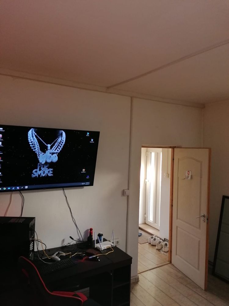 Apartament 1 camera Dambovita curte comuna - Poză 2