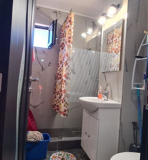 De vanzare apartament cu 3 camere, Piata Centrala, et. 3, 105.000 euro - Poză 5