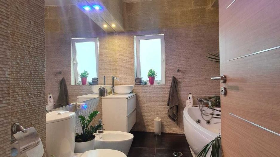 APARTAMENT UNIC  3 CAMERE | TERASĂ 30 MP  | VEDERE PANORAMICĂ | ZONA CENTRALĂ - Poză 14