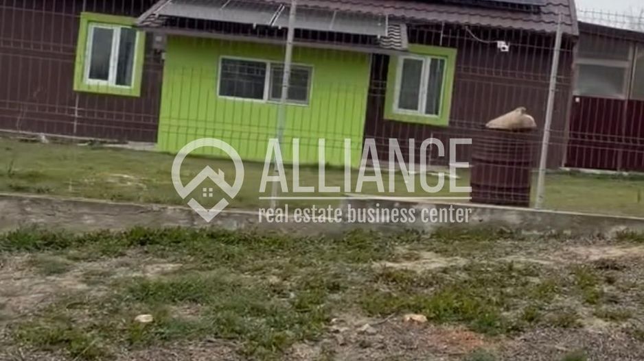SAT CERCHEZU - Casa renovata complet si gradina - Poză 2