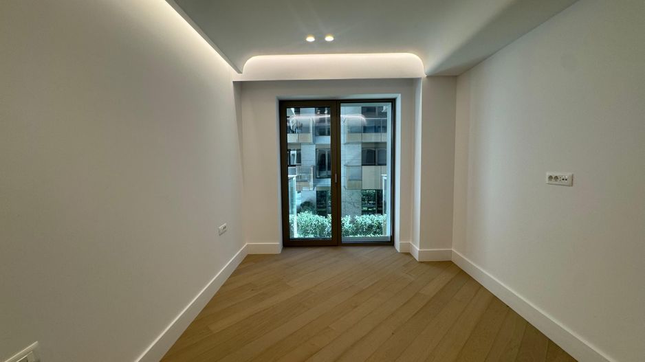 3 CAMERE || CORTINA 126 || EROUIANCU NICOLAE - Poză 3