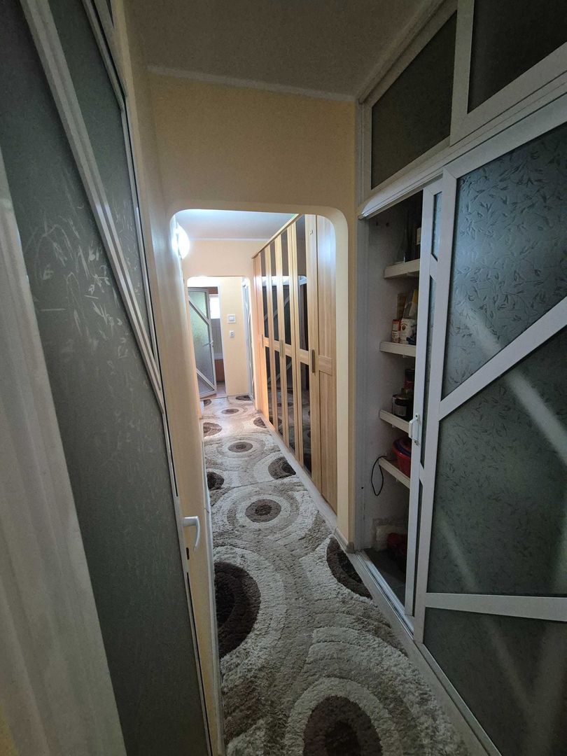 3 camere, decomandat, 2 băi,  etaj 2,  I.C.Frimu - Poză 5