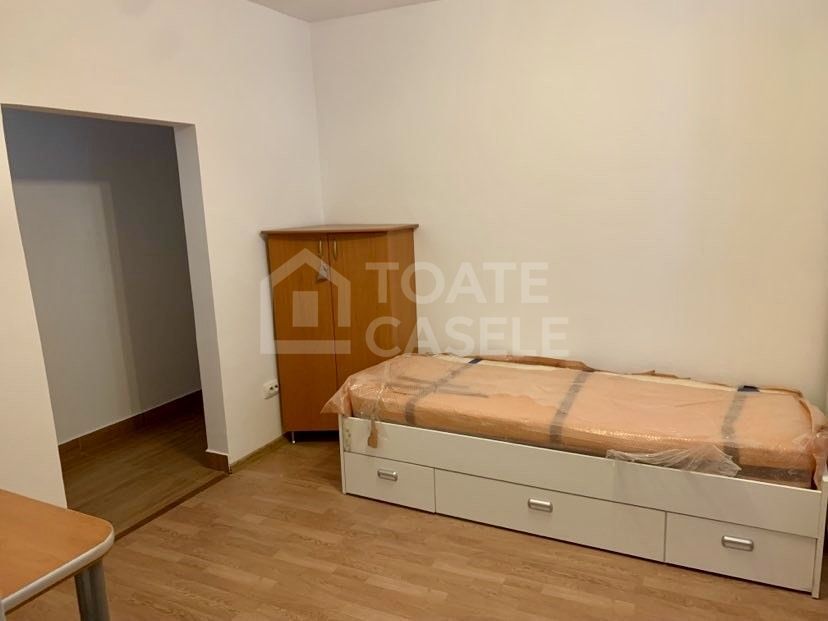 Apartament cu 2 camere decomandat, zona P- ta M. VITEAZUL - Poză 3