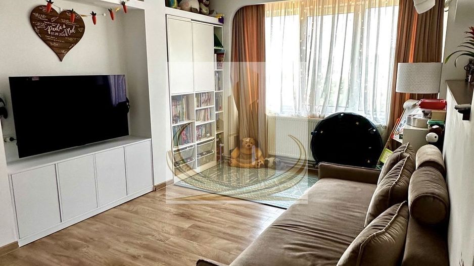 Apartament cu 4 camere si 2 bai | 84 mp | decomandat | zonă centrală - Poză 1
