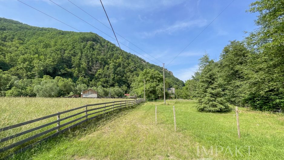 Vila superba 300mp + teren 1400mp & front la rau in Somesul Rece. - Poză 5