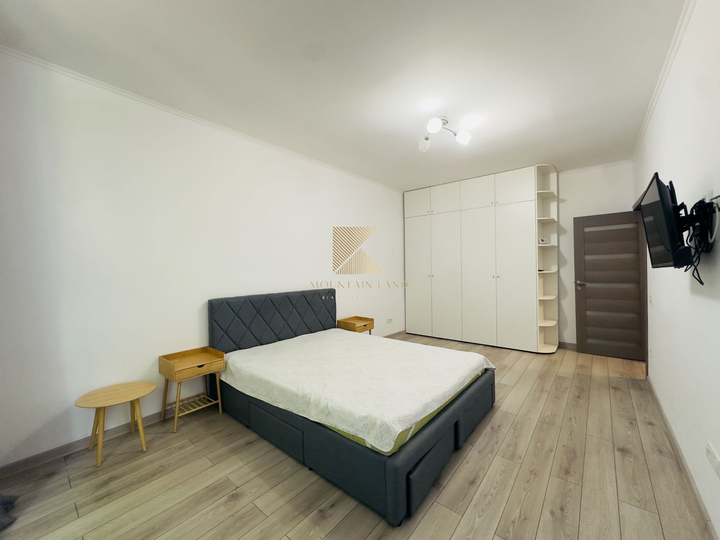 Garsonieră decomandată, complet renovată, etaj 1, zona Judetean - Poză 4