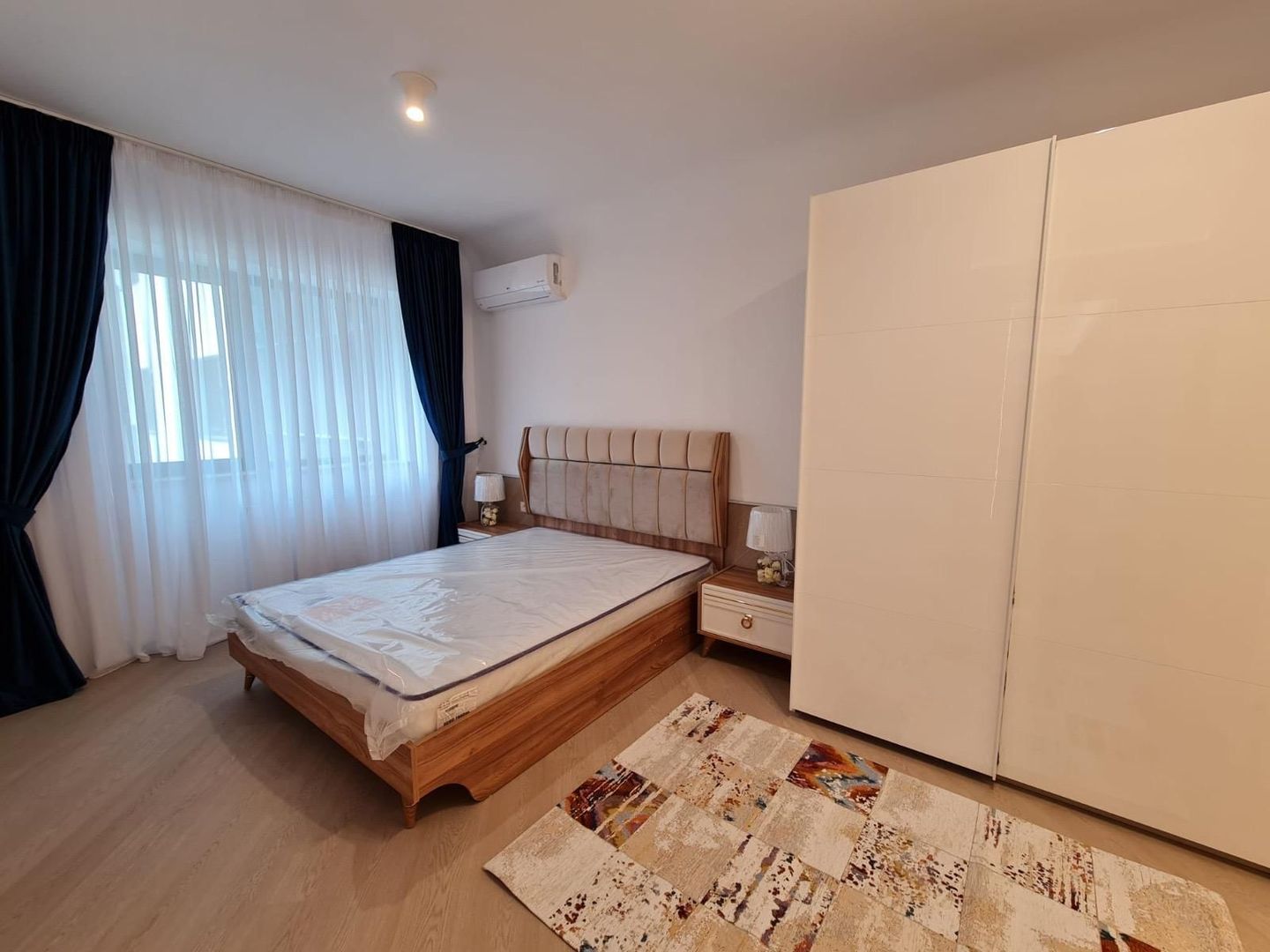 Apartament de Lux de Închiriat în Cortina North - Poză 4