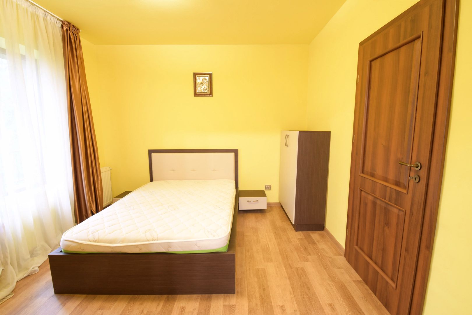 Casa cu 5 camere de inchiriat, zona Becas - Poză 15
