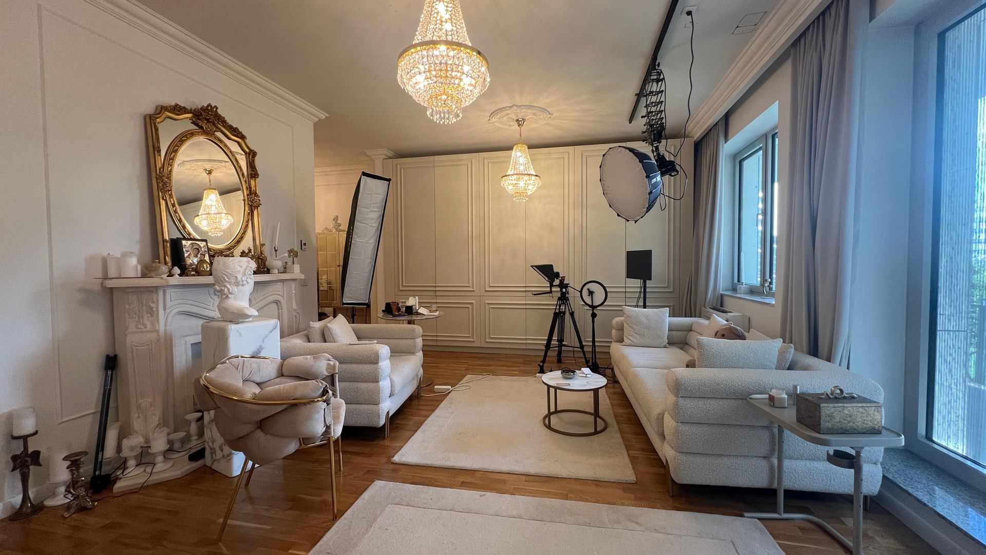 3 camere plus curte amenajata de 56 mp - Poză 1