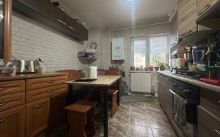 4 camere | COMISION 0 | centrala proprie | etaj 1 | decomandat | - Poză 3