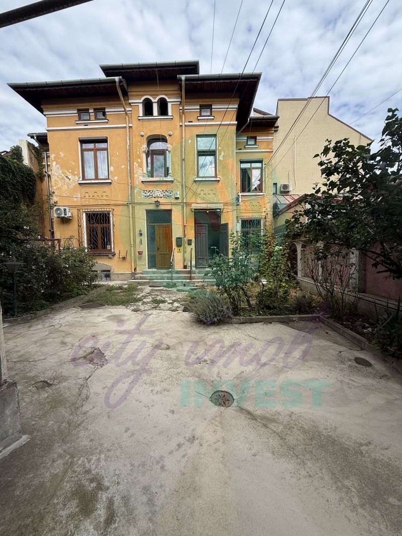 Apartament cochet vila edificata in perioada interbelica - Poză 16
