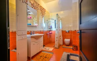 Somptuozitate in stil modern, 2 garaje, 3 terase, totul pe 1.000 mp teren - Poză 48