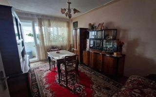 Apartament cu 3 camere / 80 mp / in zona Tatarasi - Poză 1