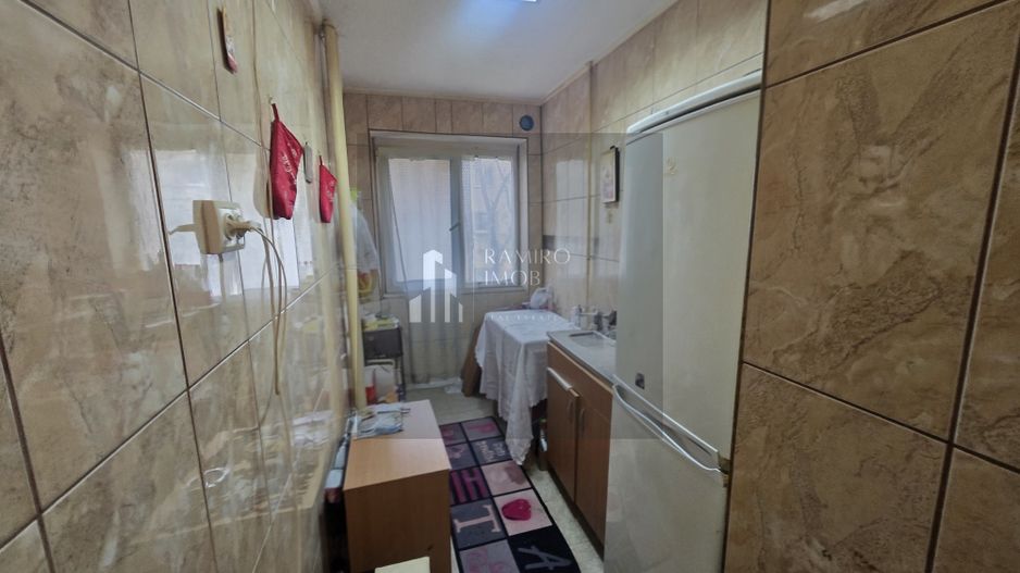 Apartament 2 camere  Bd C-tin Brancoveanu - Poză 3