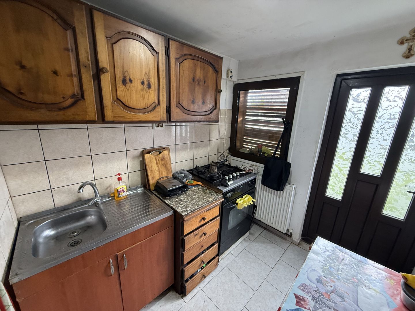 Casă corp C1 84mp + casă corp C2 51mp+garaj+ grădină și teren 889mp - Poză 13