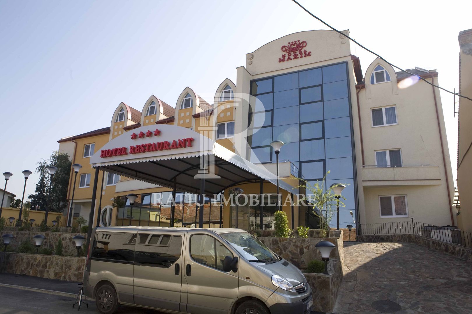 HOTEL MAXIM – Oradea Investment Overview | Premium Operating Hotel Asset - Poză 1