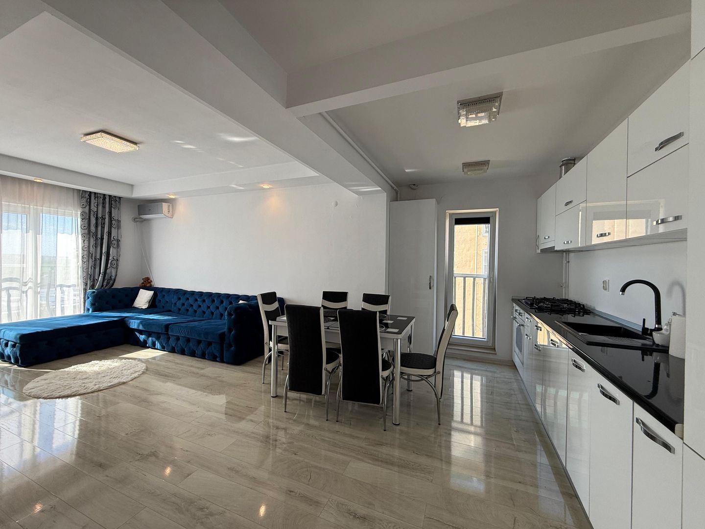 COSMOPOLIS - Apartament cu 2 camere, mobilat si utilat. - Poză 1