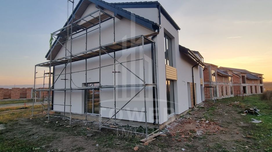 Casă Tip Duplex INDEPENDENTĂ ENERGETIC - Cartier NOU - Poză 5