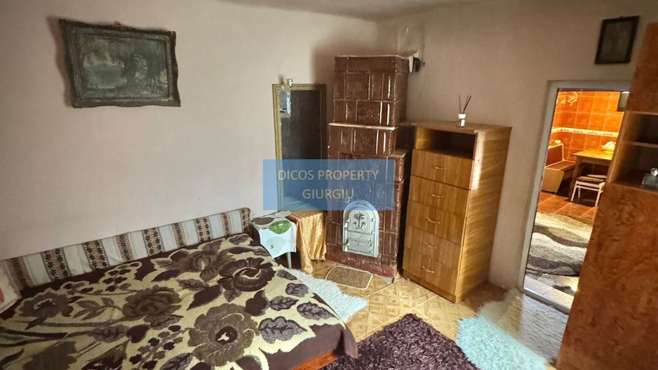 De vânzare casă cu 4 camere, garaj - Poză 13