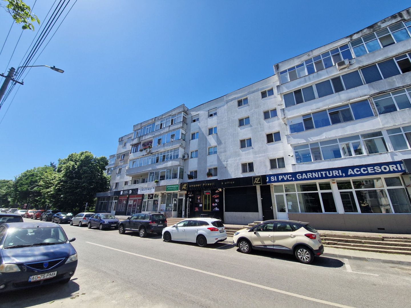 Apartament 4 camere | Zona Exercițiu, Strada Banat - Poză 1