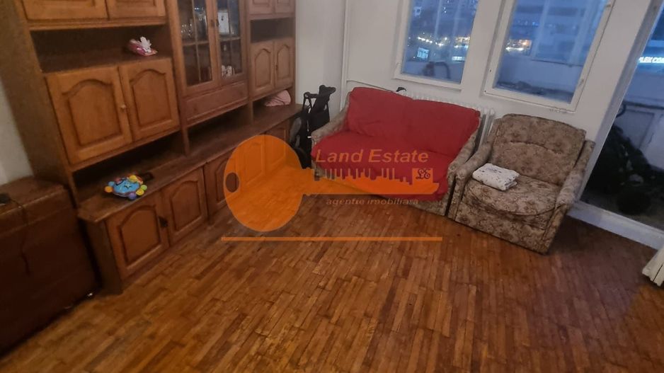 Apartament cu 3 camere in zona Crangasi - Poză 2