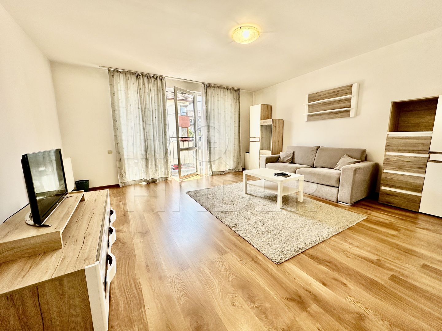 Vanzare 2 camere, in vila, etaj 1, decomandat, 63 mp utili, parcare - Poză 1