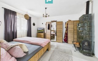 Casă renovată în localitatea Comănești, Arad - Poză 7