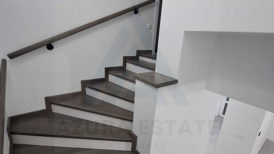 Casă premium prima inchiriere 4 camere 3 bai curte 100 mp Cisnadie - Poză 3