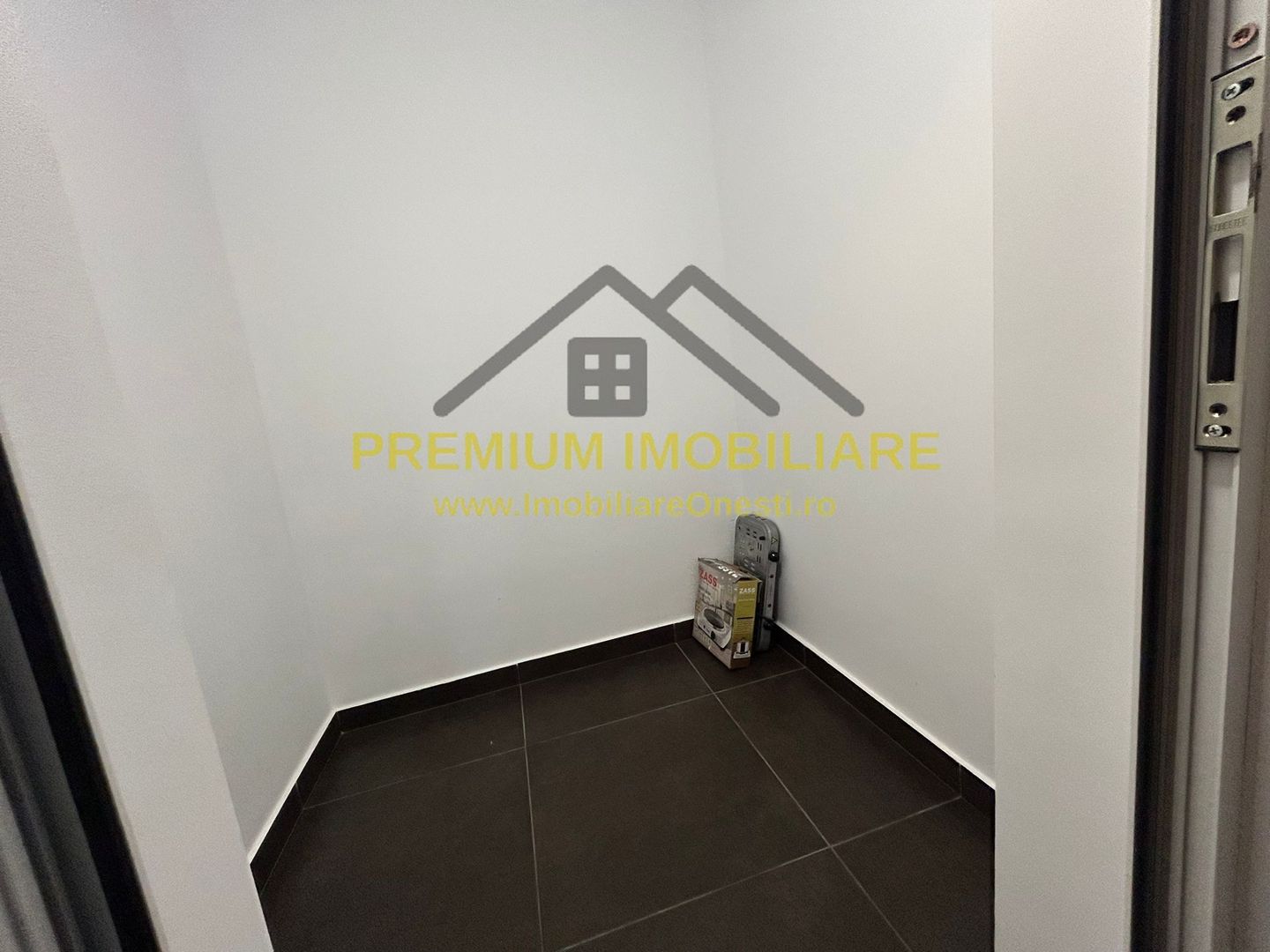 Apartament 2 camere de vanzare Piateta Catedralei - Poză 9