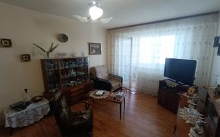 Apartament 3 camere, 70 mp utili, balcon, zona Cetate, Alba Iulia - Poză 1
