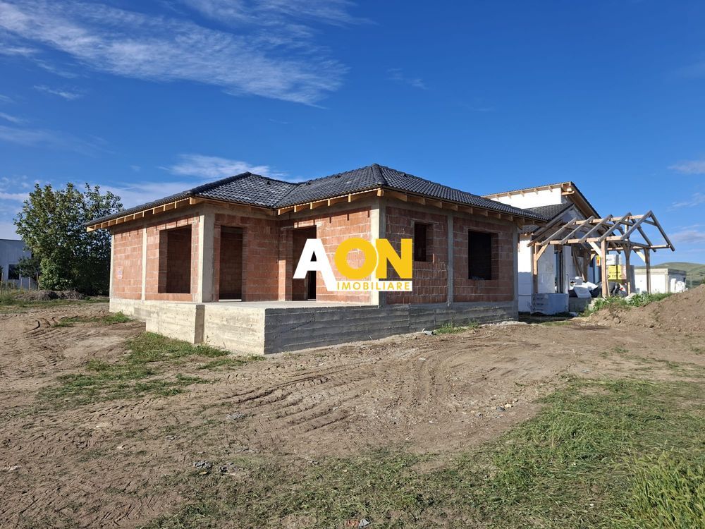 Casa la rosu, 4 camere, 387 mp teren, toate utilitatile, Orizont - Poză 1