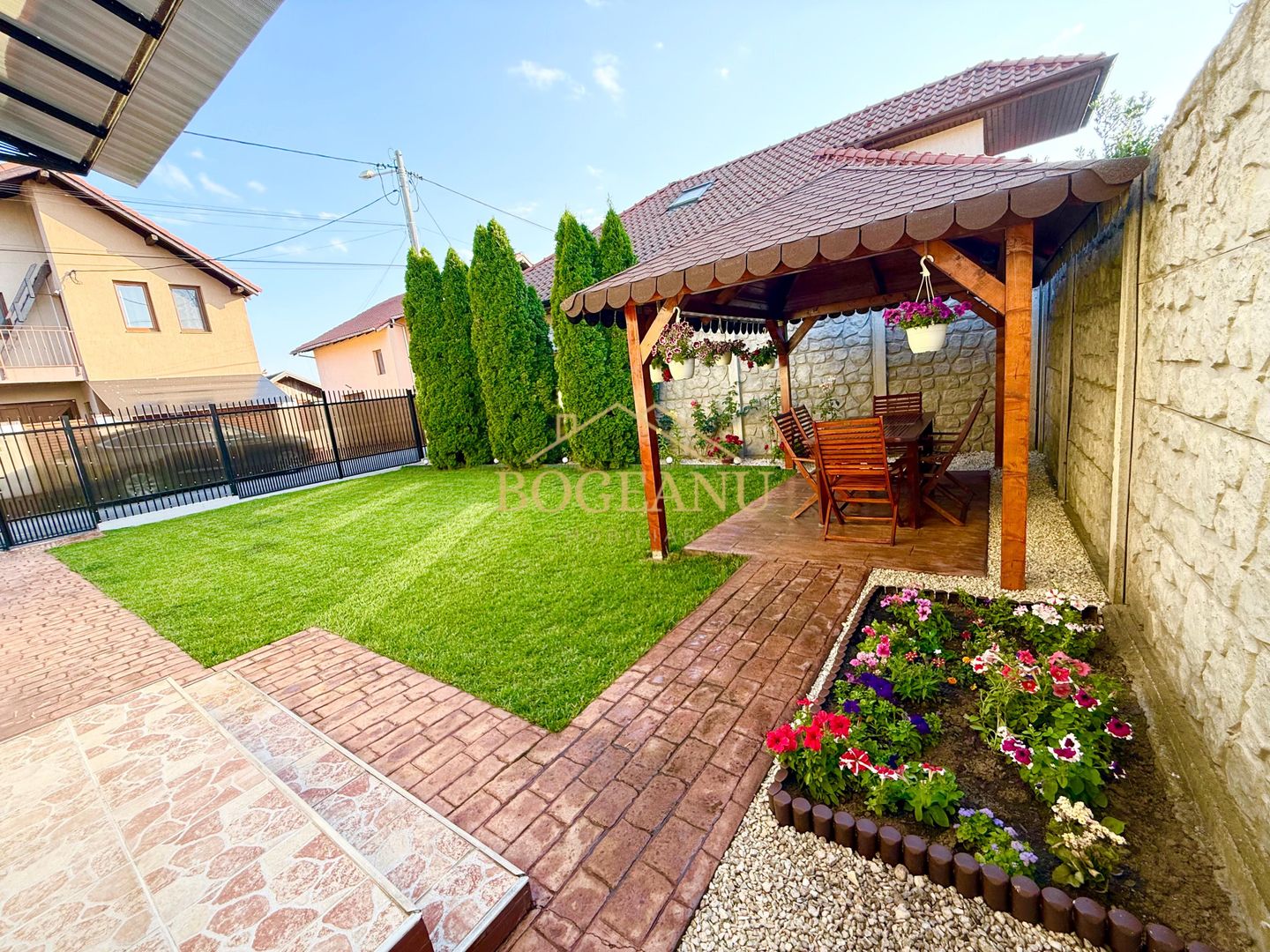 BG121-VILA INDIVIDUALA-MOBILATA UTILATA,GAZON,ASFALT - Poză 11