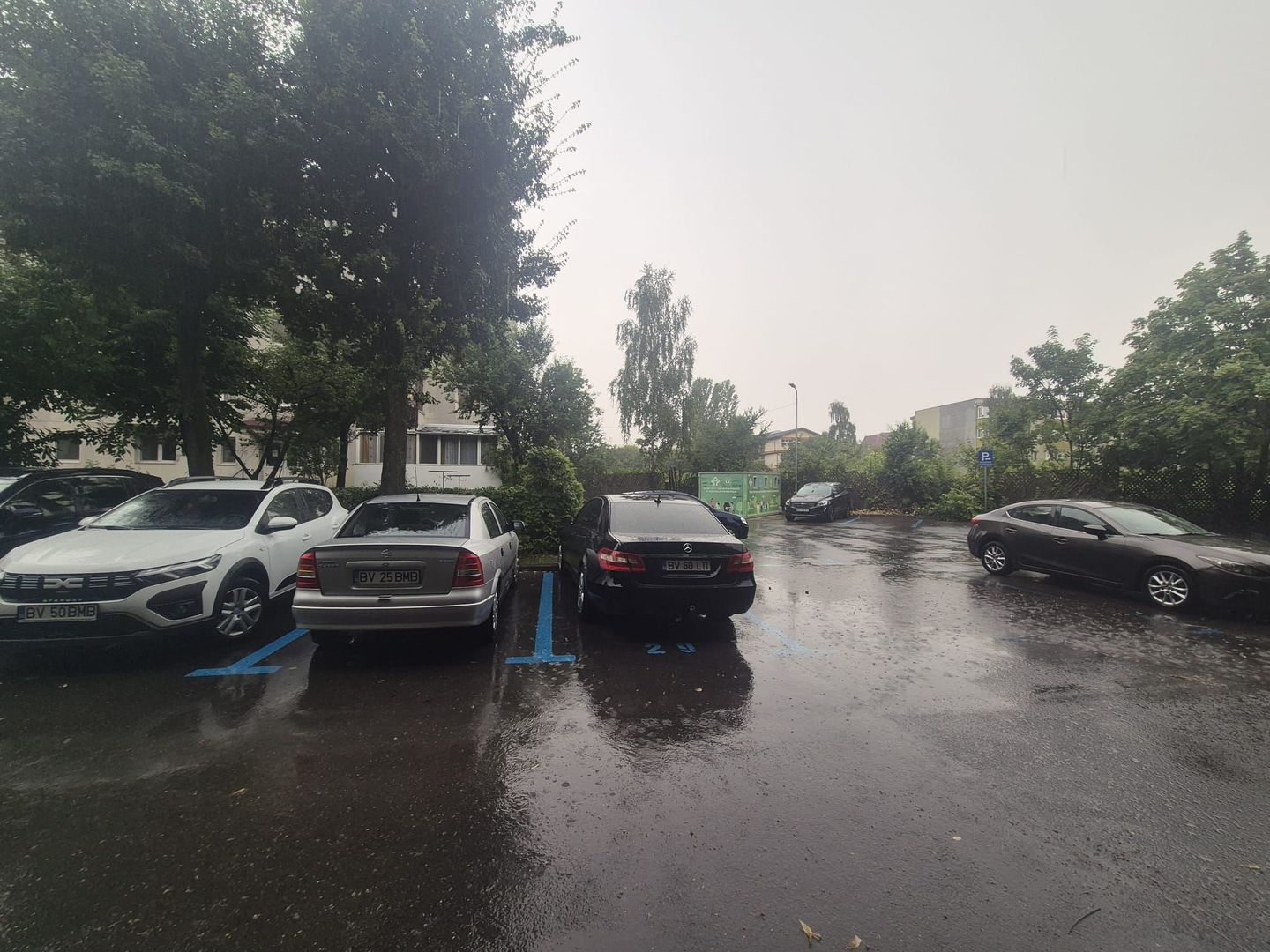 La 10 minute de Centru Civic, 2 camere cu loc parcare și pivniță, pet friendly - Poză 15