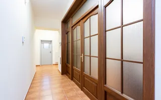 Vilă premium 11 camere | Dămăroaia | saună | fitness | teren 1.000mp - Poză 23