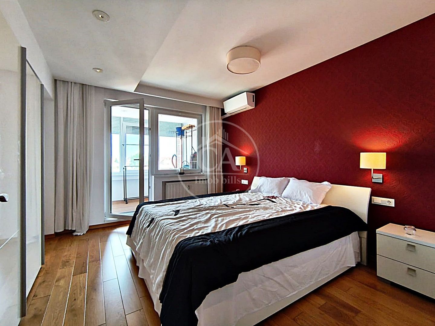 Apartament de vanzare cu 4 camere si terasa, Ultracentral, Oradea - Poză 2