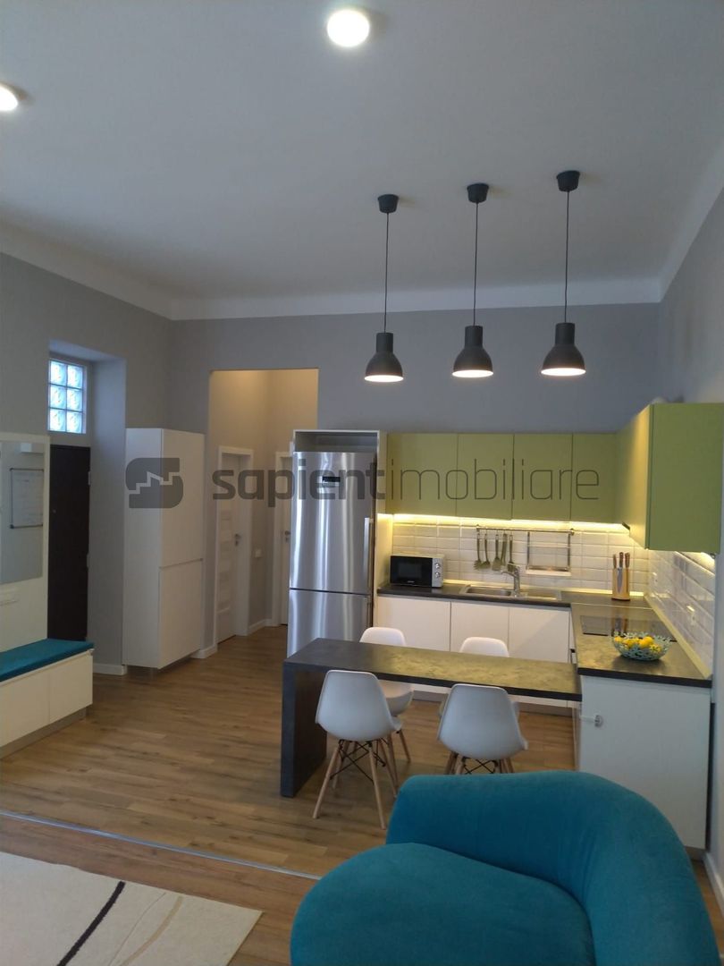 APARTAMENT CENTRAL CU 3 CAMERE - Poză 1